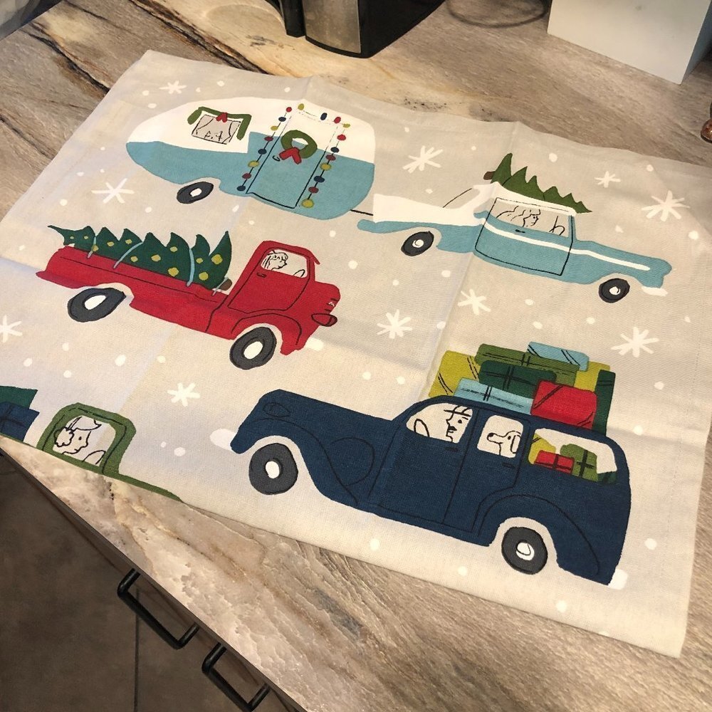 CRATE & BARREL FUN CHRISTMAS TRUCKS DISHTOWEL 20 X 30 IN NEW